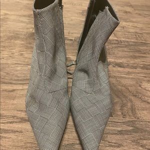 Brand new balenciaga boots, never worn, size 38.5